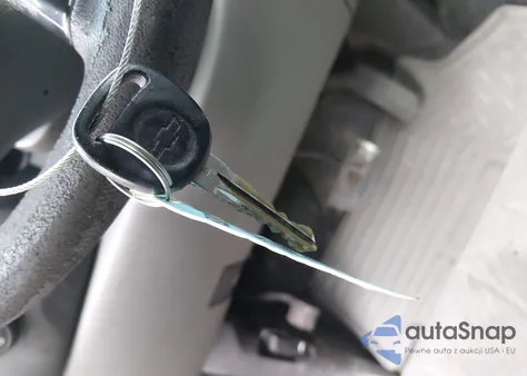 2008 Chevrolet Silverado 1500 Work Truck z USA, uszkodzony, nr VIN 1GCEC14C48E146018